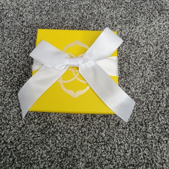 NWT! Kendra Scott Heart Gift Set - Picture 6 of 6